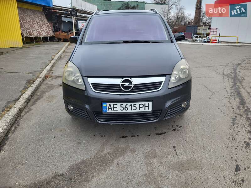 Минивэн Opel Zafira 2006 в Днепре