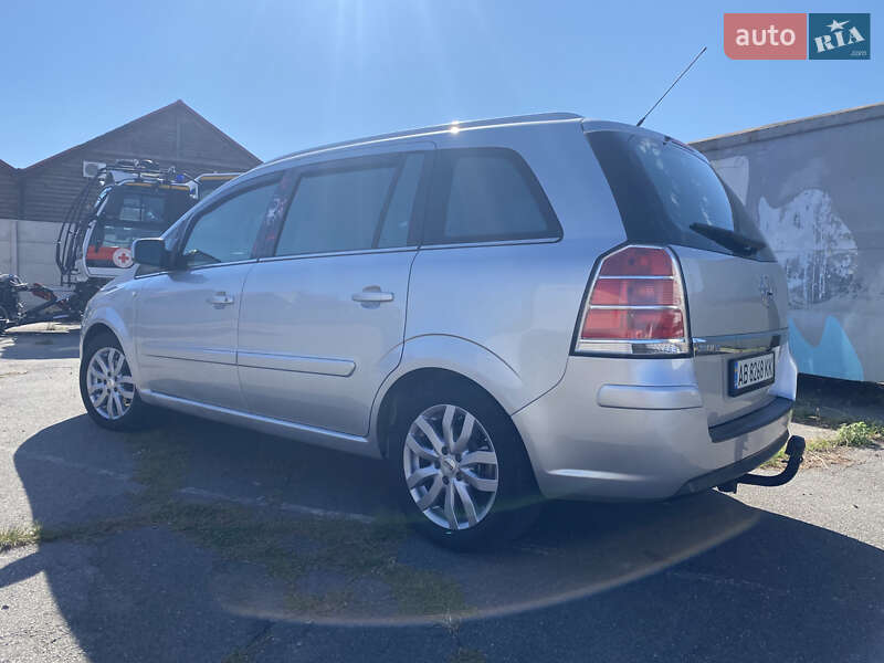Минивэн Opel Zafira 2007 в Ладыжине
