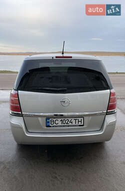 Минивэн Opel Zafira 2006 в Ивано-Франково