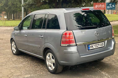 Мінівен Opel Zafira 2007 в Рівному