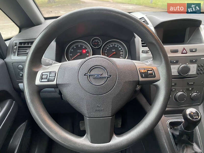 Мінівен Opel Zafira 2007 в Рівному