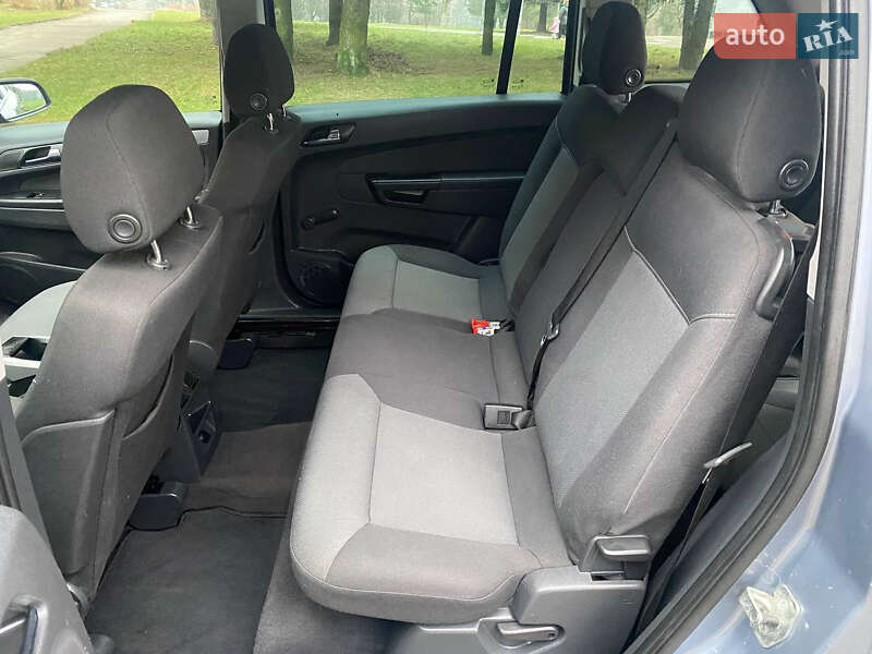 Мінівен Opel Zafira 2007 в Рівному