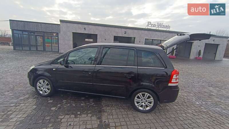 Мінівен Opel Zafira 2010 в Кам'янському