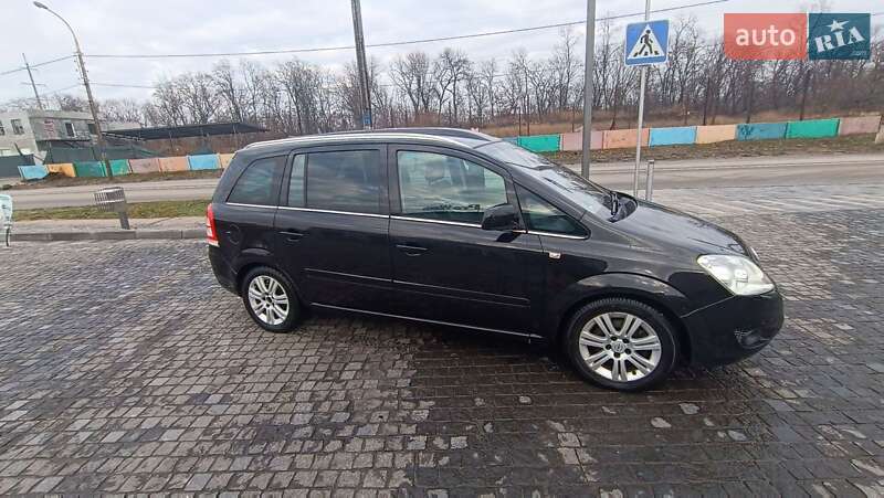 Мінівен Opel Zafira 2010 в Кам'янському