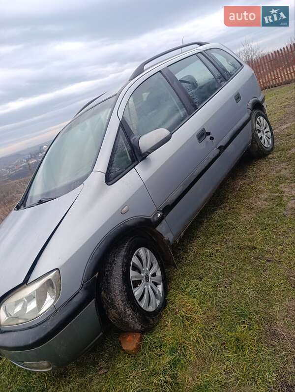 Минивэн Opel Zafira 2000 в Гусятине