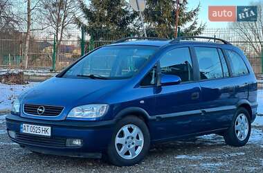 Минивэн Opel Zafira 2002 в Долине