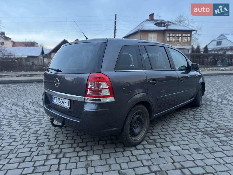 Минивэн Opel Zafira 2010 в Коломые