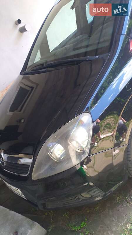 Минивэн Opel Zafira 2006 в Яремче