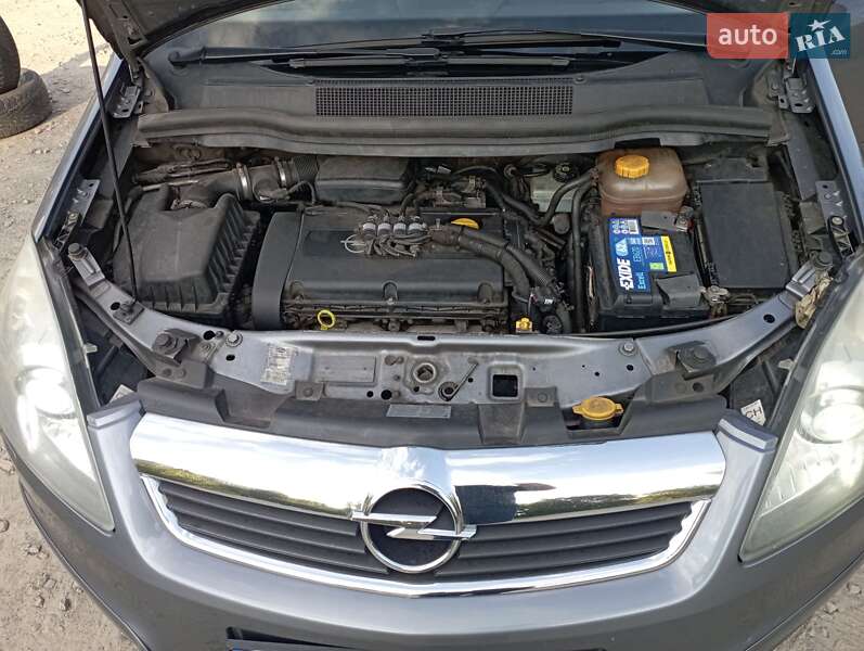 Мінівен Opel Zafira 2006 в Вишгороді
