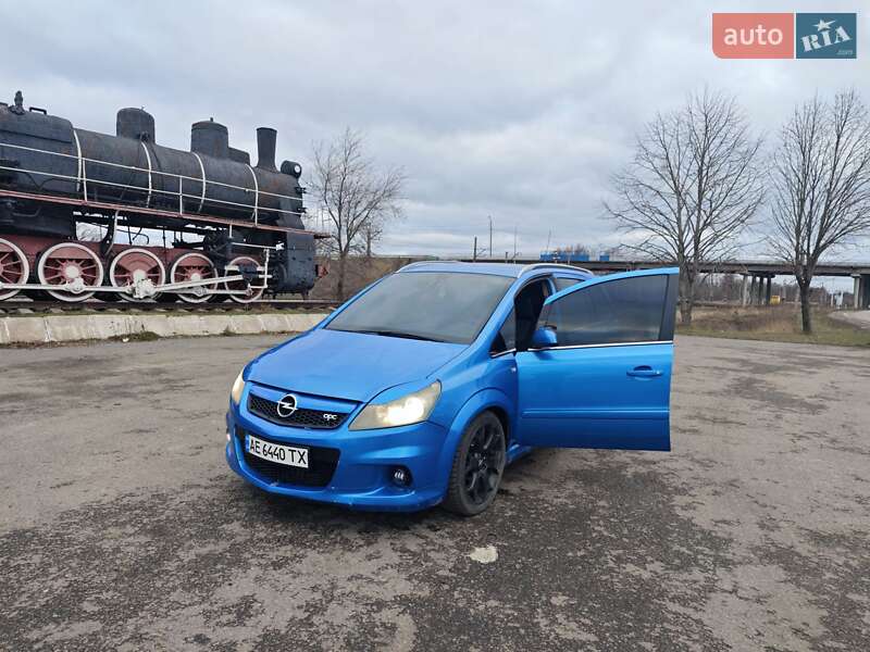 Мінівен Opel Zafira 2006 в П'ятихатках