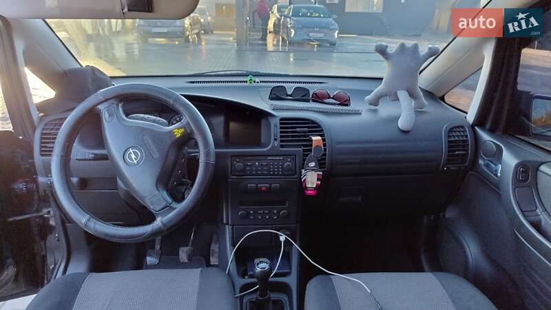 Минивэн Opel Zafira 2004 в Виннице