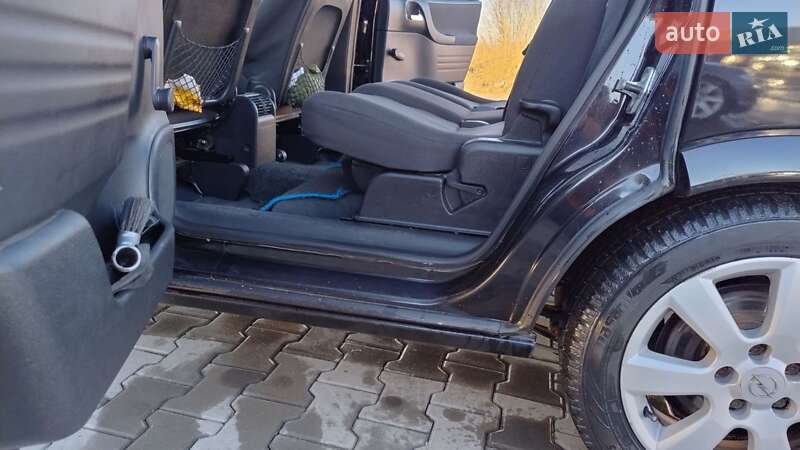 Минивэн Opel Zafira 2004 в Виннице