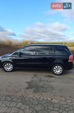 Минивэн Opel Zafira 2007 в Новых Санжарах