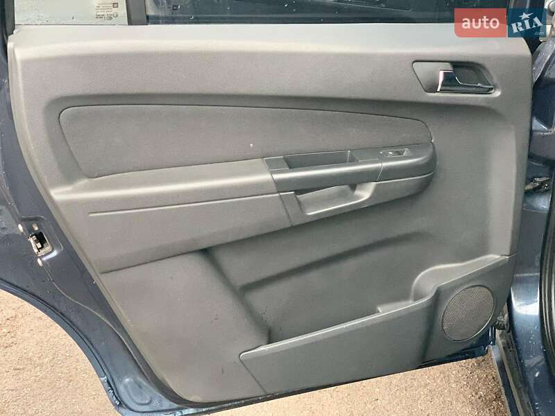 Минивэн Opel Zafira 2008 в Виннице