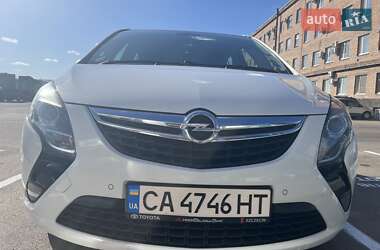 Opel Zafira 2016