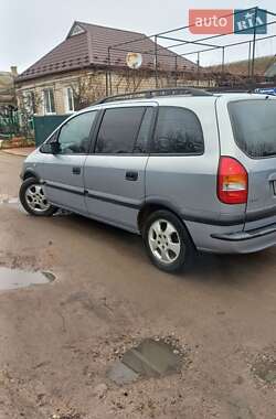 Минивэн Opel Zafira 2000 в Первомайске