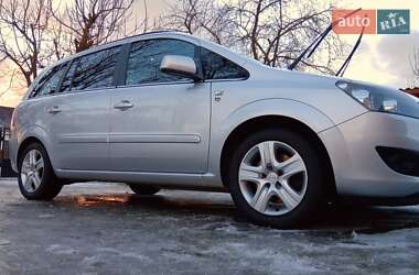 Минивэн Opel Zafira 2010 в 