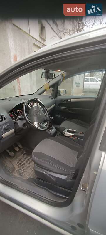 Минивэн Opel Zafira 2008 в Одессе