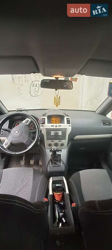 Минивэн Opel Zafira 2008 в Одессе