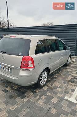 Минивэн Opel Zafira 2010 в Николаеве