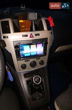 Минивэн Opel Zafira 2008 в 