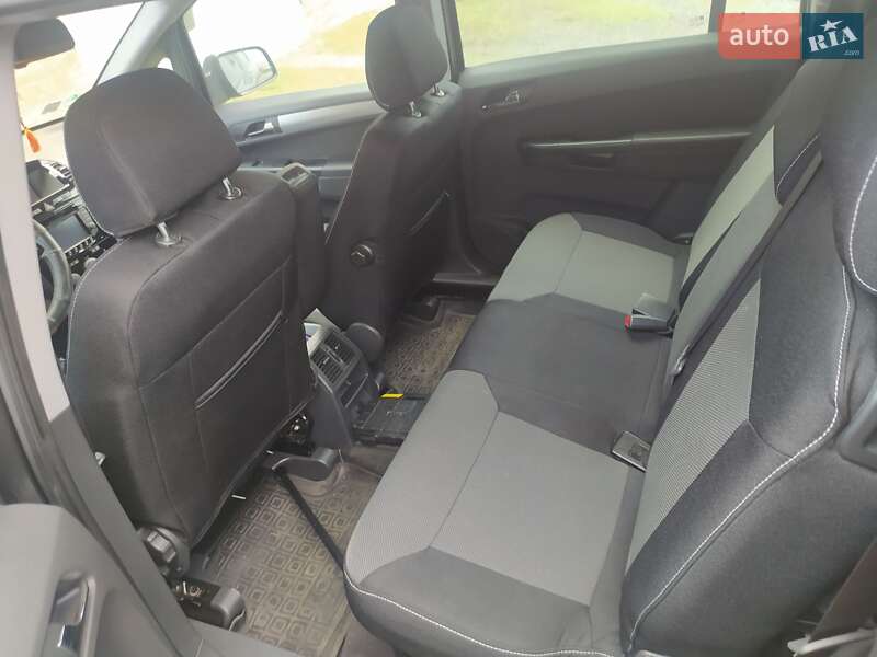 Минивэн Opel Zafira 2011 в Первомайске фото 16 Минивэн Opel Zafira 2011 в Первомайске