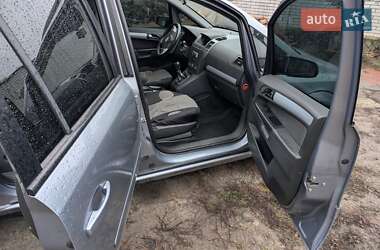 Минивэн Opel Zafira 2005 в Киеве