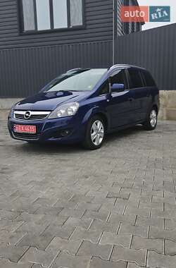 Opel Zafira 2011