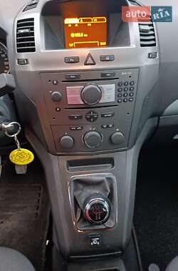 Минивэн Opel Zafira 2007 в 