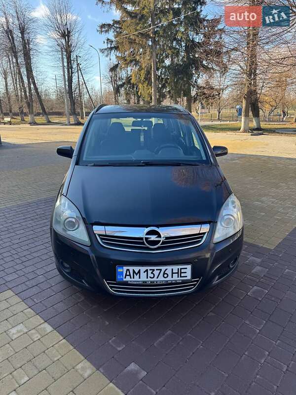 Минивэн Opel Zafira 2008 в Житомире