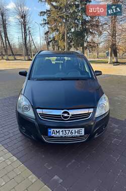 Минивэн Opel Zafira 2008 в 