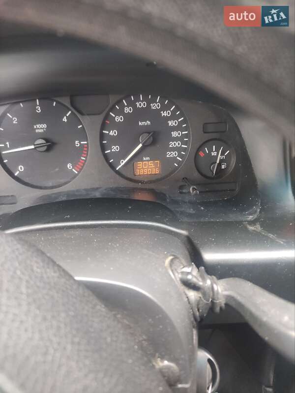Мінівен Opel Zafira 2000 в Кореці