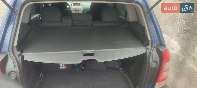 Минивэн Opel Zafira 2008 в Киеве