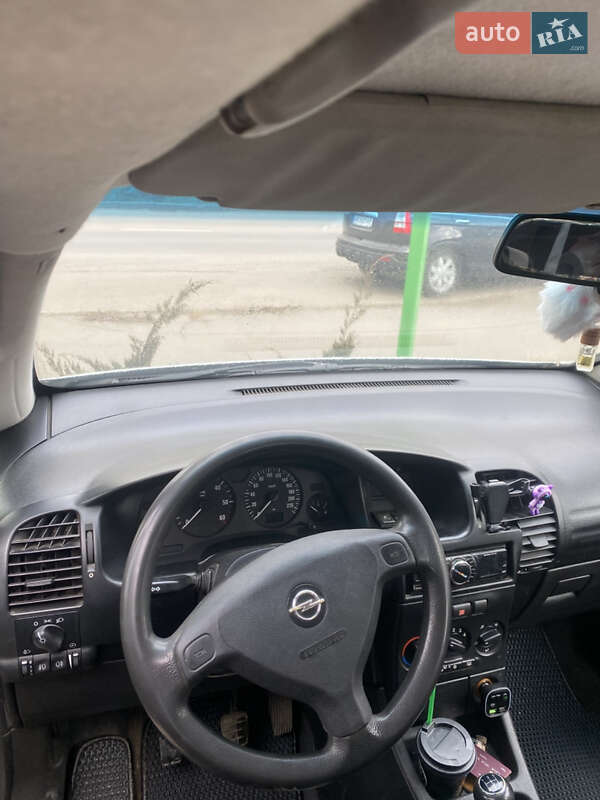 Минивэн Opel Zafira 2003 в Виннице