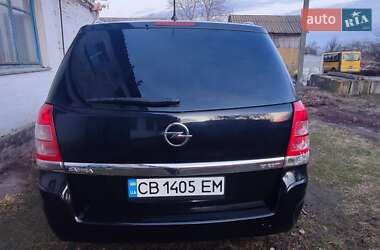 Минивэн Opel Zafira 2009 в Хороле