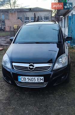 Минивэн Opel Zafira 2009 в Хороле