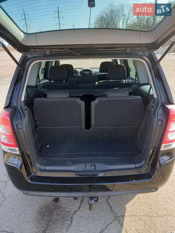 Минивэн Opel Zafira 2010 в Полтаве