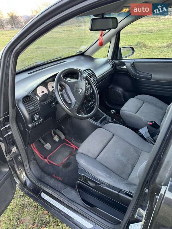 Минивэн Opel Zafira 2001 в Надворной