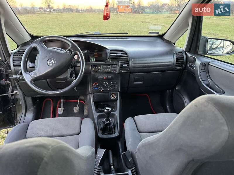 Минивэн Opel Zafira 2001 в Надворной