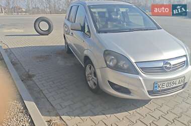 Минивэн Opel Zafira 2012 в 