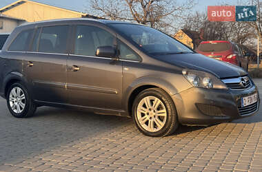 Opel Zafira 2012