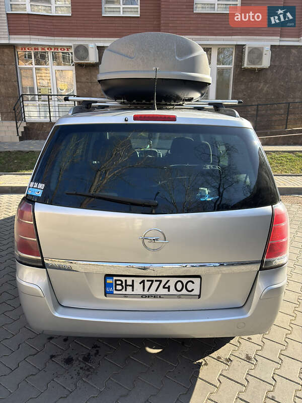 Минивэн Opel Zafira 2006 в Одессе