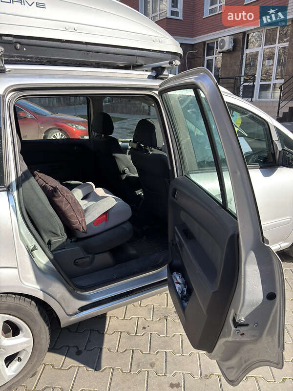 Минивэн Opel Zafira 2006 в Одессе