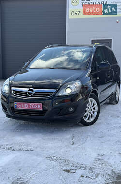 Минивэн Opel Zafira 2010 в Нововолынске