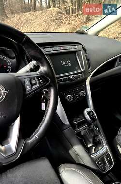 Минивэн Opel Zafira 2018 в 