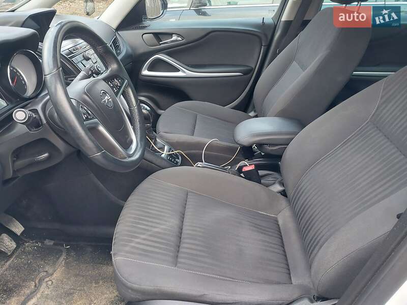 Минивэн Opel Zafira 2014 в Подбуже
