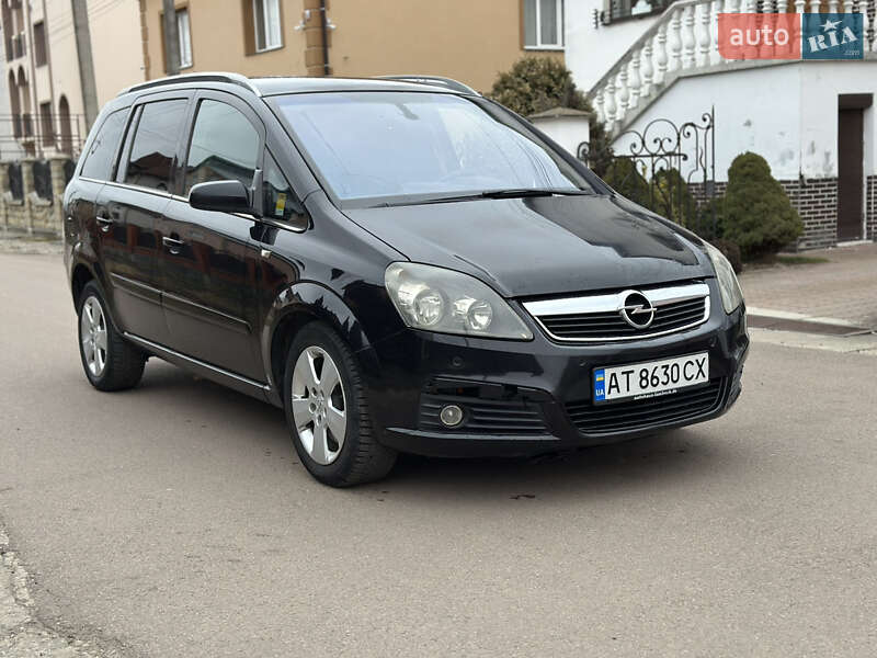 Минивэн Opel Zafira 2006 в Ивано-Франковске