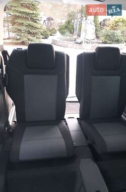 Минивэн Opel Zafira 2010 в 