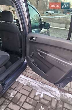 Минивэн Opel Zafira 2010 в 