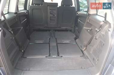 Минивэн Opel Zafira 2010 в 